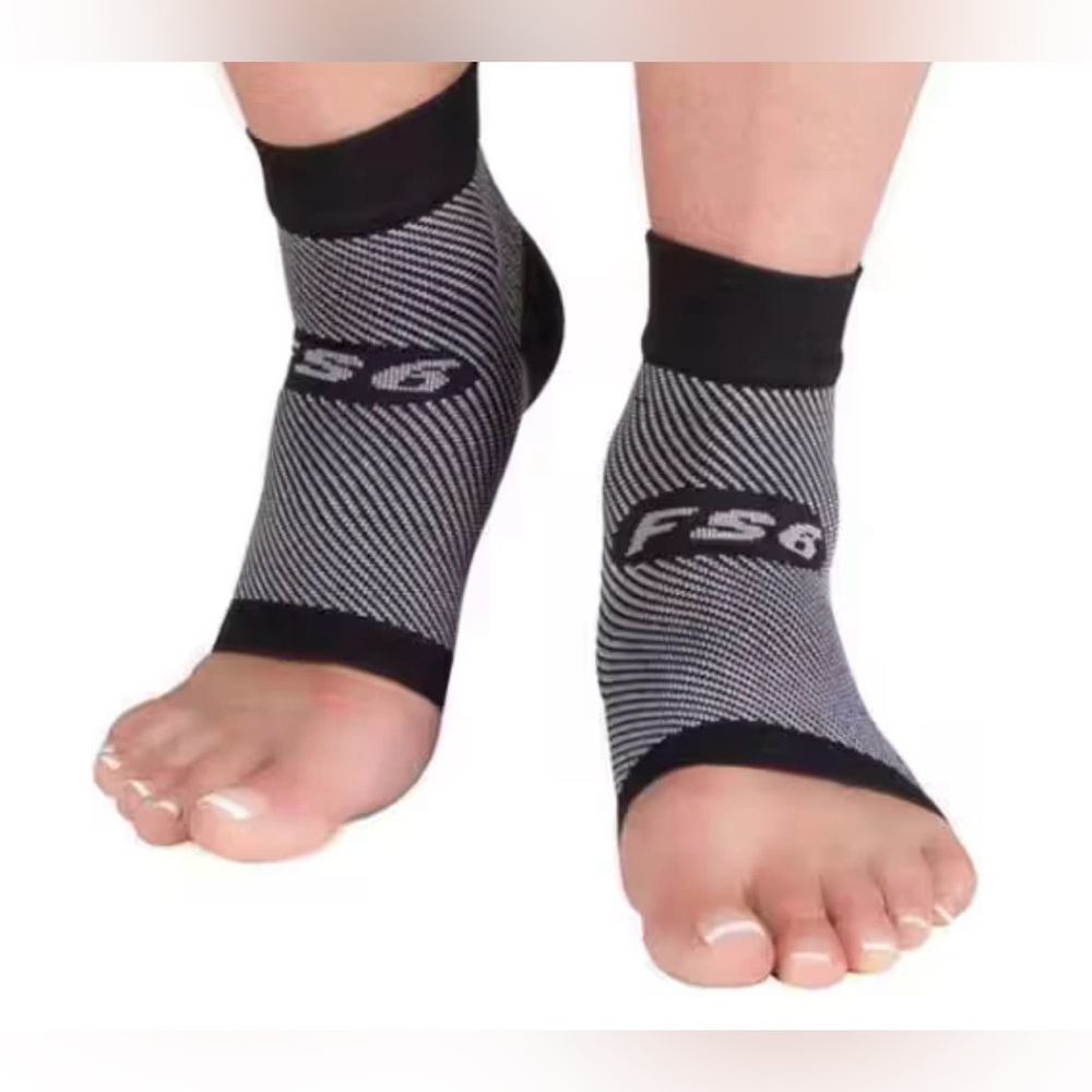FSO6 Black & Gray Ankle Compression Sleeves for Women Size Small